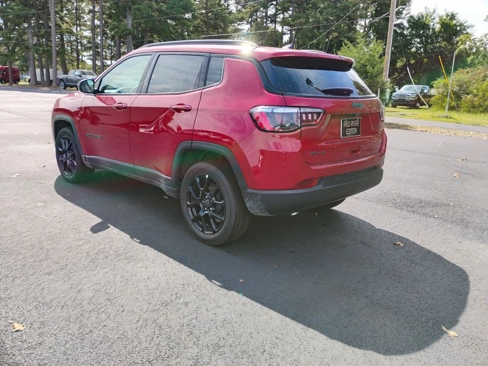 2026 Jeep Compass - Image 7 of 12