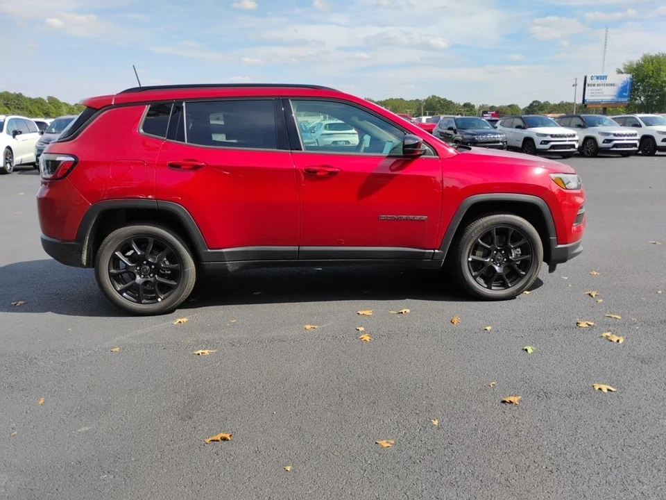 2026 Jeep Compass - Image 4 of 12