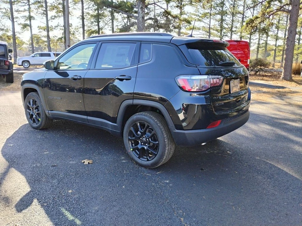 2026 Jeep Compass - Image 7 of 12