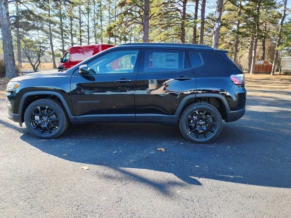 2026 Jeep Compass - Image 8 of 12