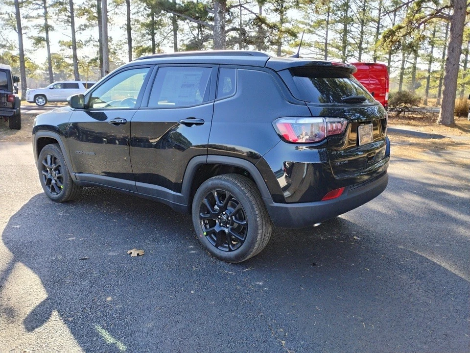 2026 Jeep Compass - Image 7 of 12