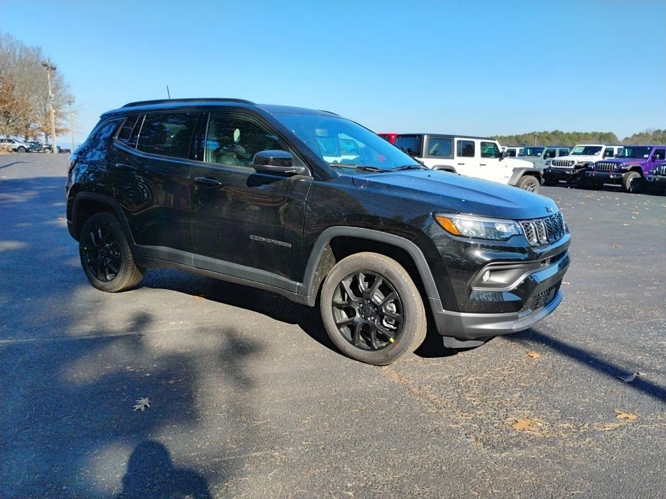 2026 Jeep Compass - Image 3 of 12