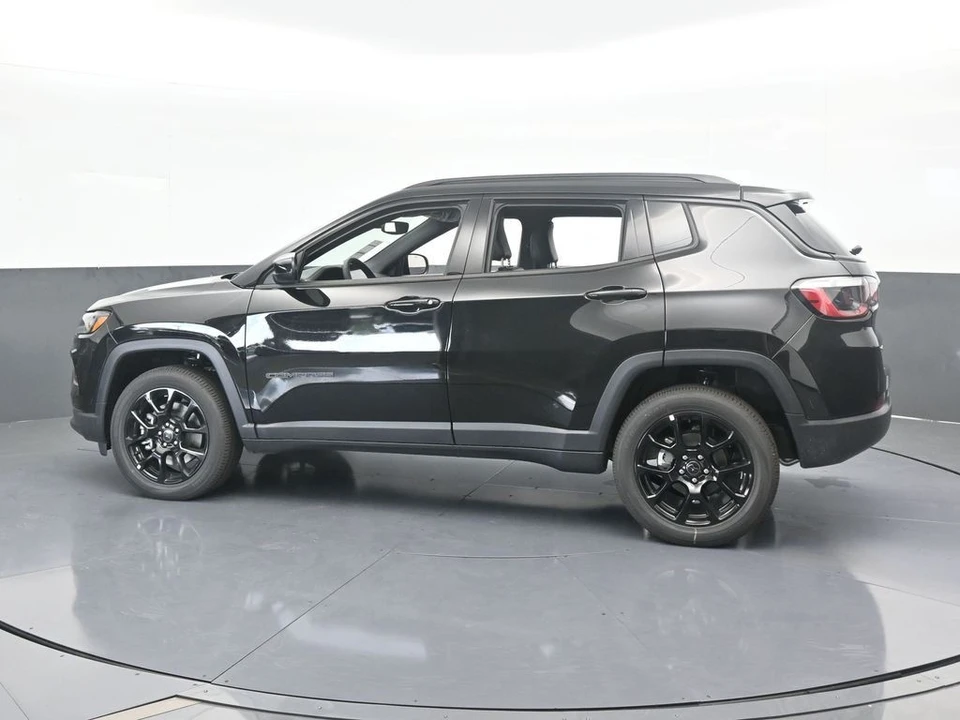 2026 Jeep Compass - Image 3 of 21