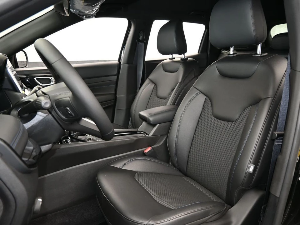 2026 Jeep Compass - Image 10 of 12
