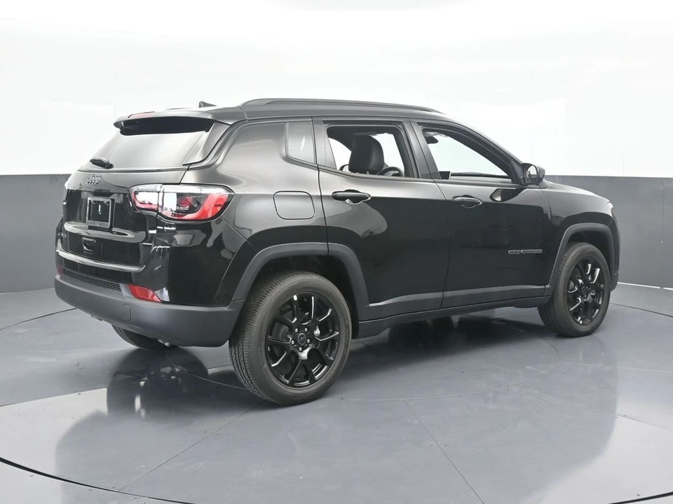 2026 Jeep Compass - Image 6 of 12