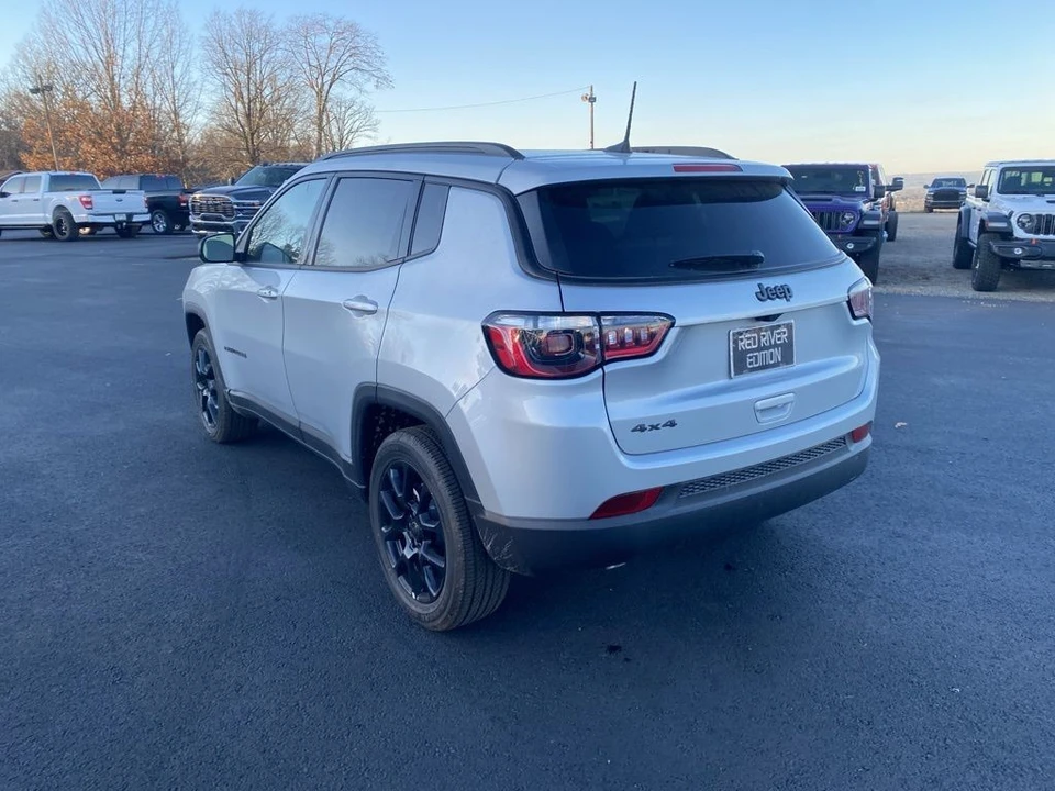2026 Jeep Compass - Image 7 of 12