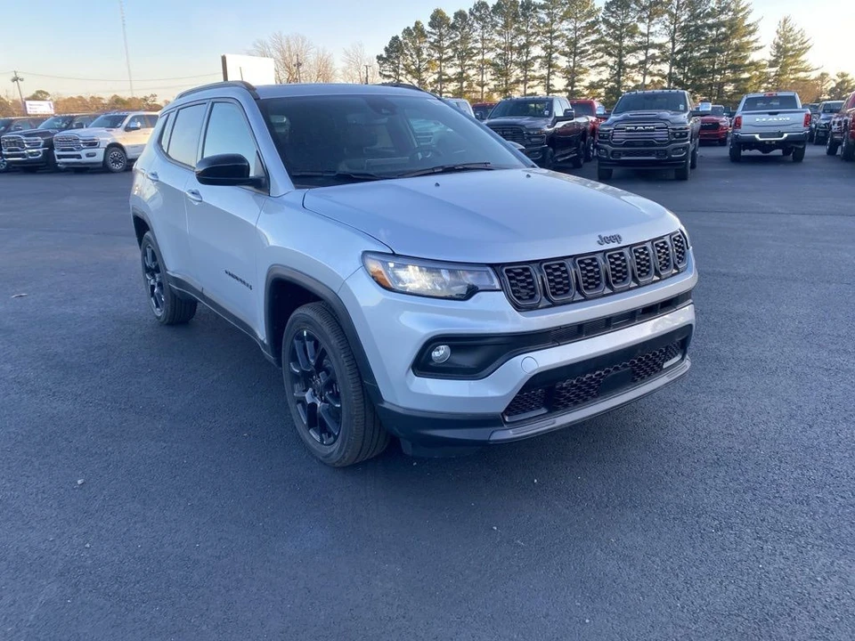 2026 Jeep Compass - Image 3 of 12