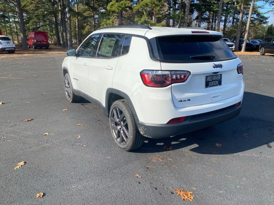2026 Jeep Compass - Image 7 of 12