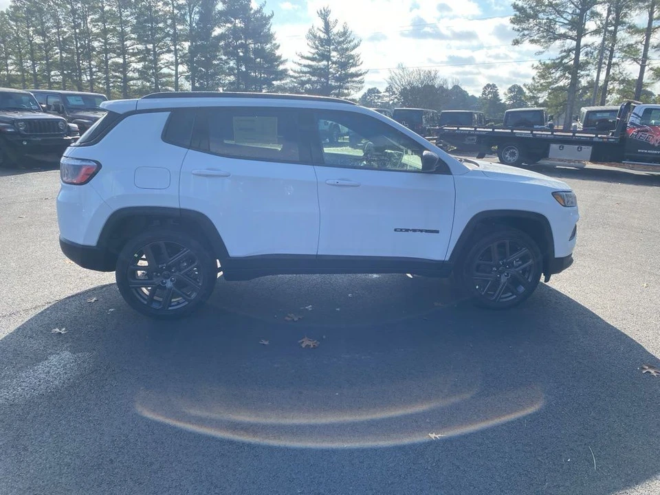 2026 Jeep Compass - Image 4 of 12