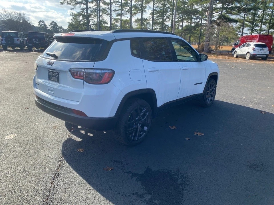 2026 Jeep Compass - Image 5 of 12