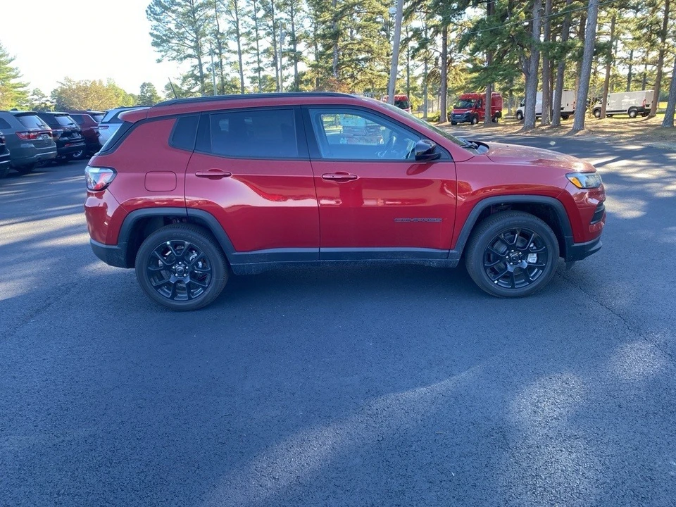 2026 Jeep Compass - Image 4 of 12
