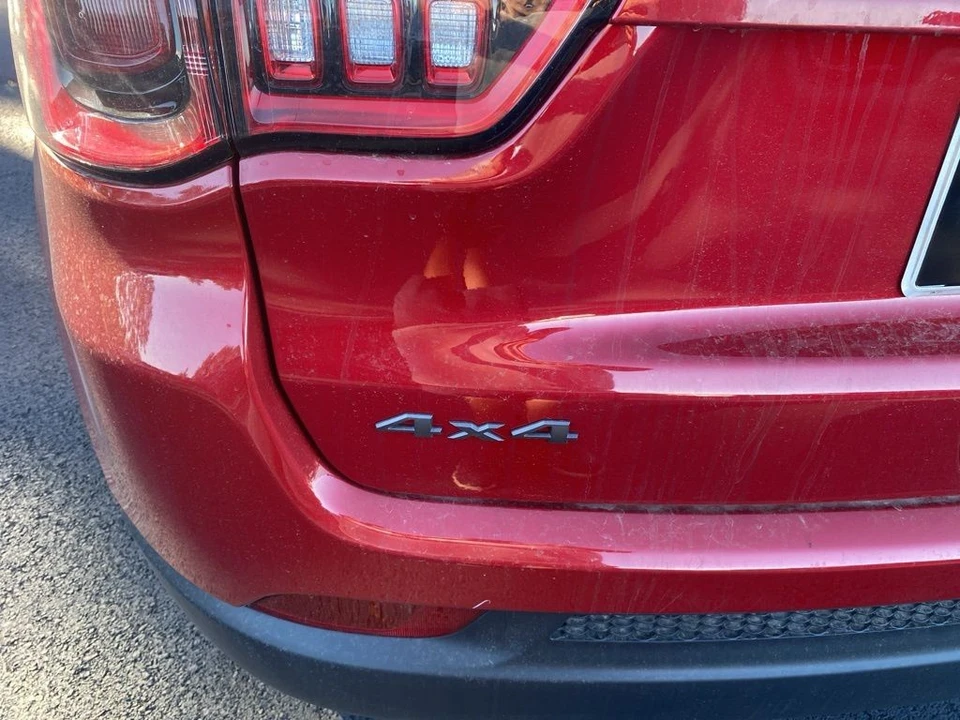 2026 Jeep Compass - Image 10 of 12