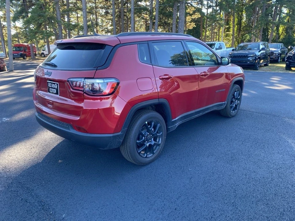 2026 Jeep Compass - Image 5 of 12