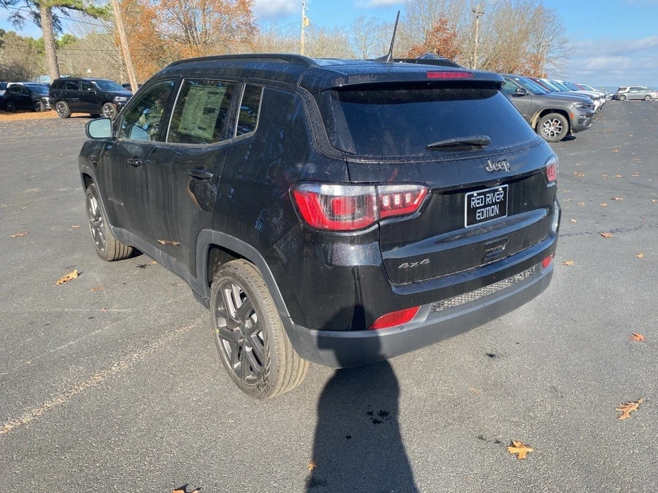 2026 Jeep Compass - Image 7 of 12