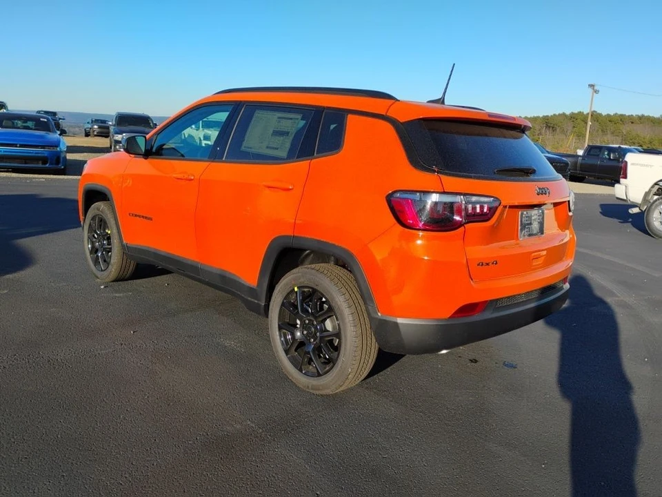 2026 Jeep Compass - Image 7 of 12