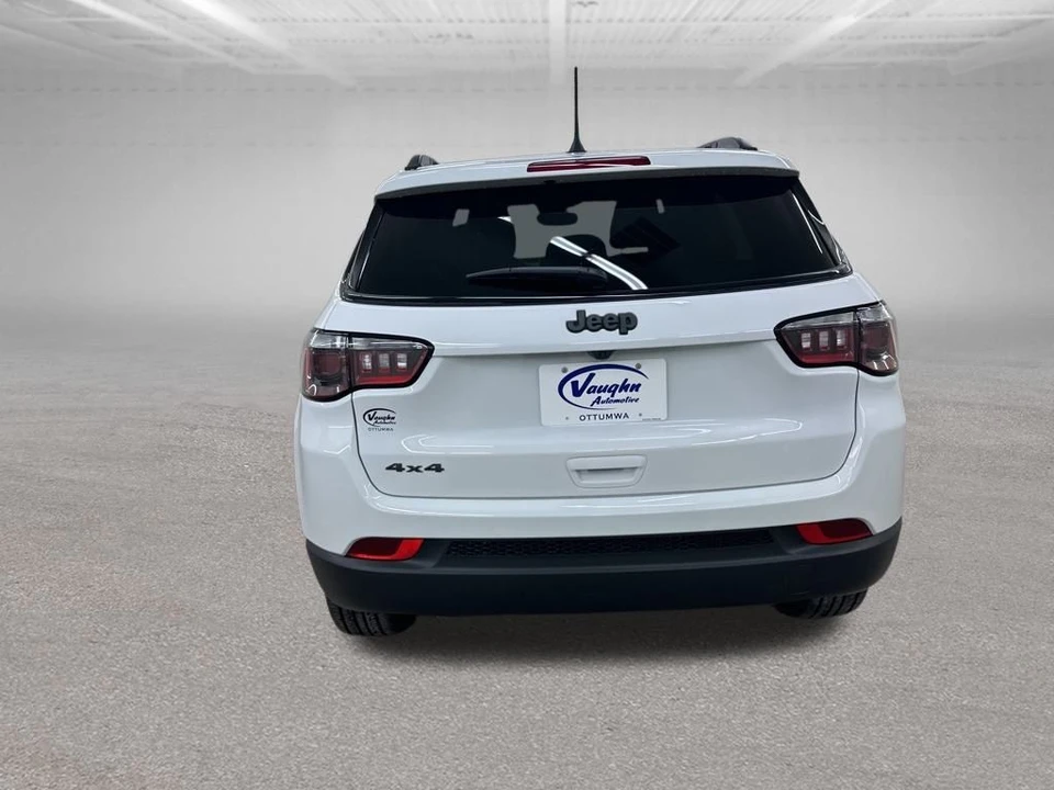 2026 Jeep Compass - Image 9 of 12