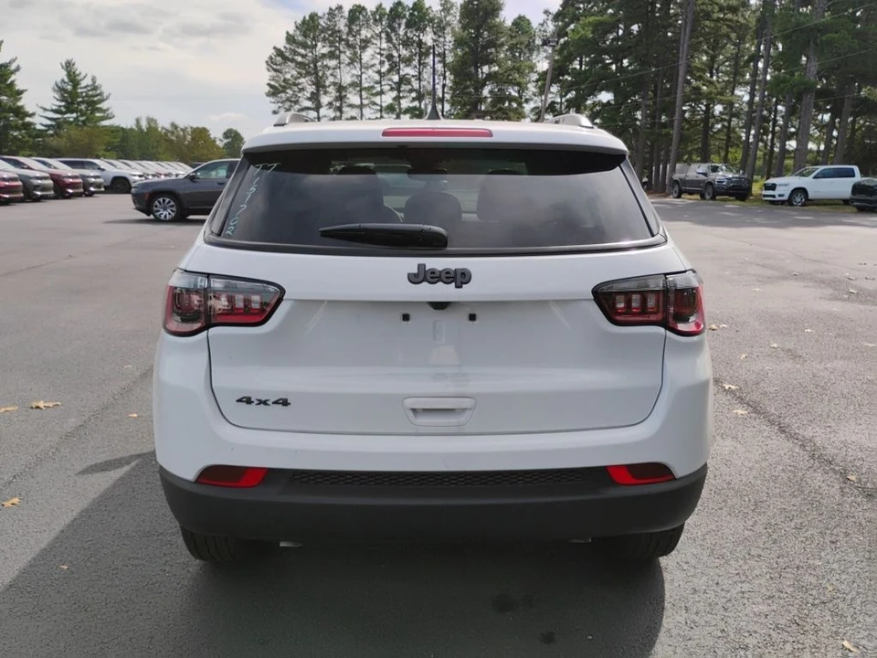 2026 Jeep Compass - Image 6 of 12