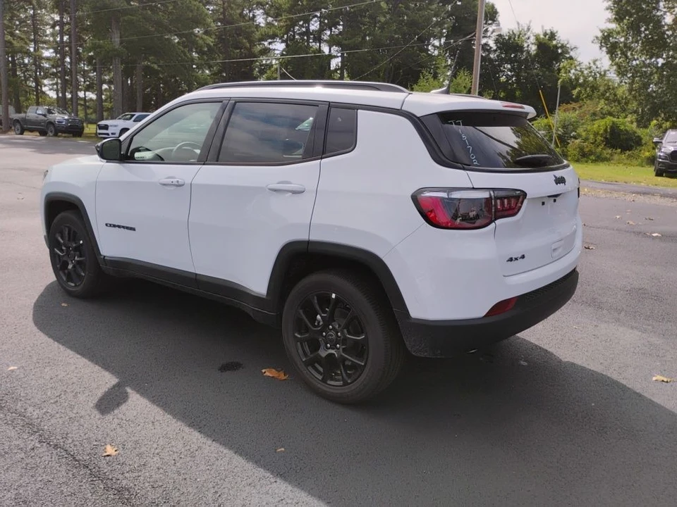 2026 Jeep Compass - Image 7 of 12