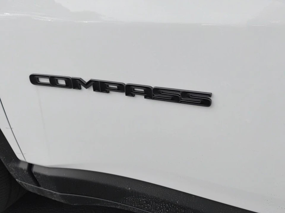 2026 Jeep Compass - Image 10 of 12