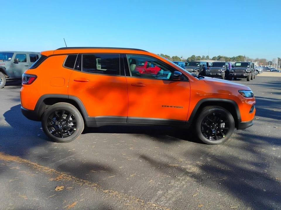 2026 Jeep Compass - Image 4 of 12