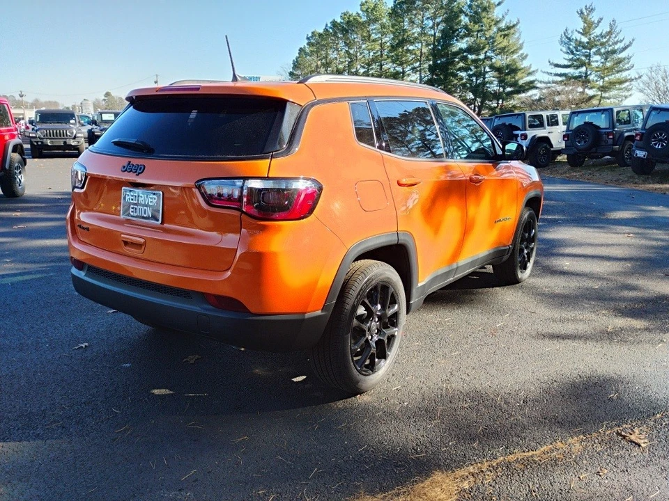 2026 Jeep Compass - Image 5 of 12