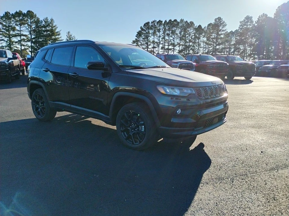 2026 Jeep Compass - Image 3 of 12