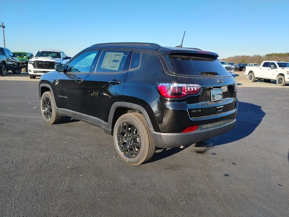 2026 Jeep Compass - Image 7 of 12
