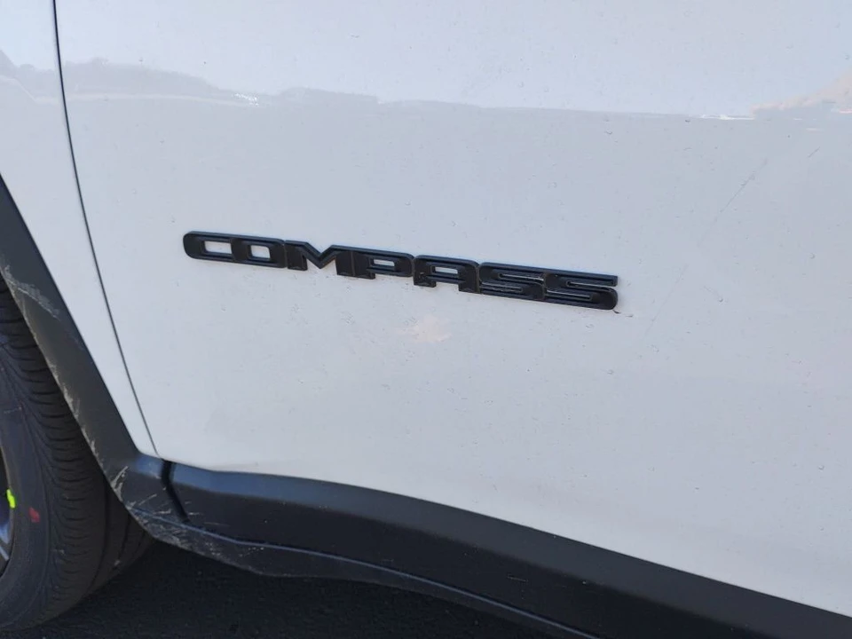 2026 Jeep Compass - Image 10 of 12