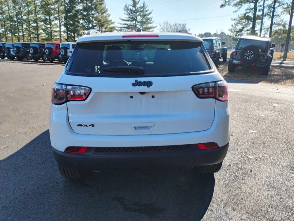 2026 Jeep Compass - Image 6 of 12