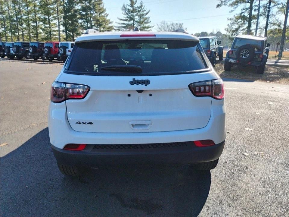 2026 Jeep Compass - Image 6 of 12