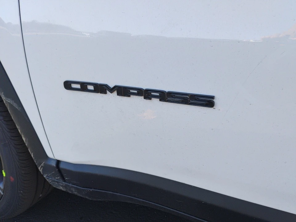 2026 Jeep Compass - Image 10 of 12
