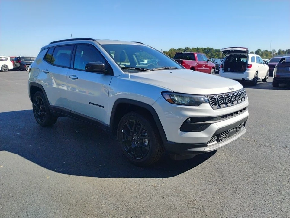 2026 Jeep Compass - Image 3 of 12