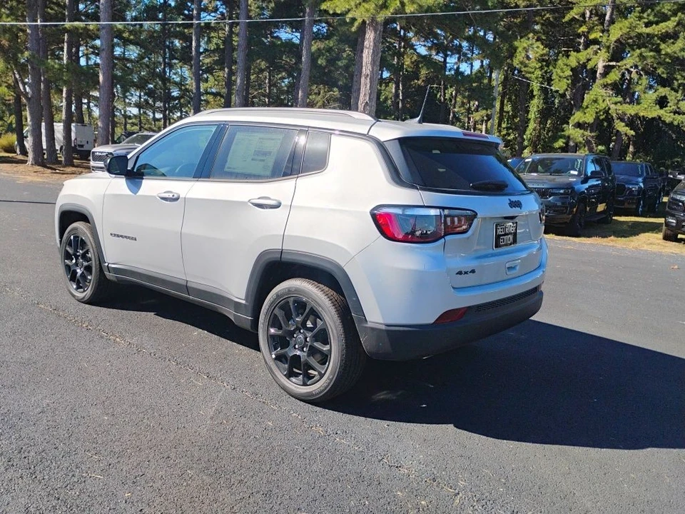 2026 Jeep Compass - Image 7 of 12