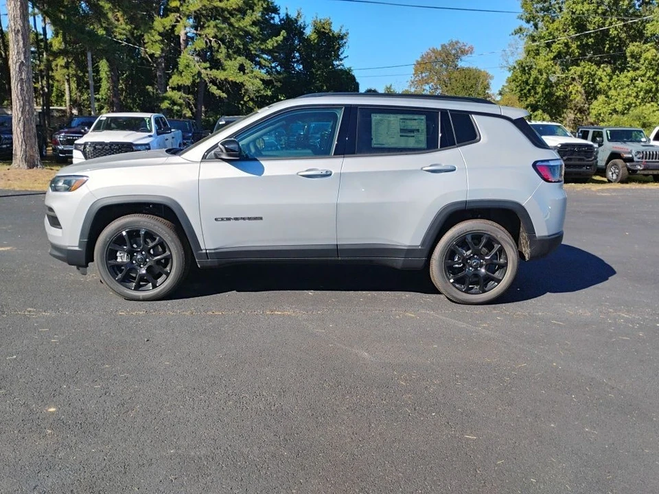 2026 Jeep Compass - Image 8 of 12
