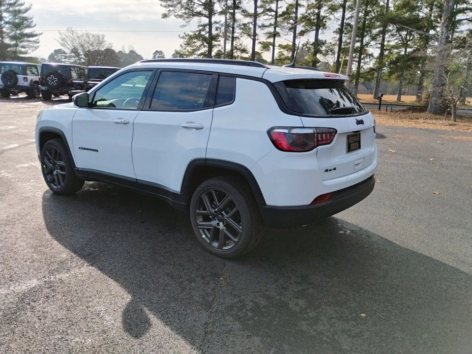 2026 Jeep Compass - Image 7 of 12