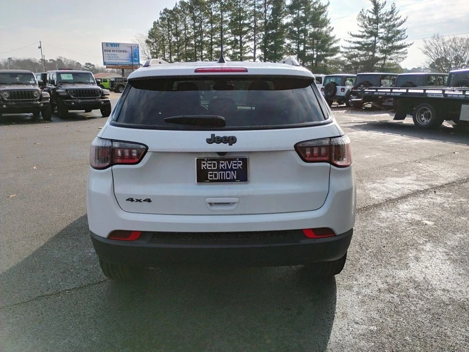 2026 Jeep Compass - Image 6 of 12