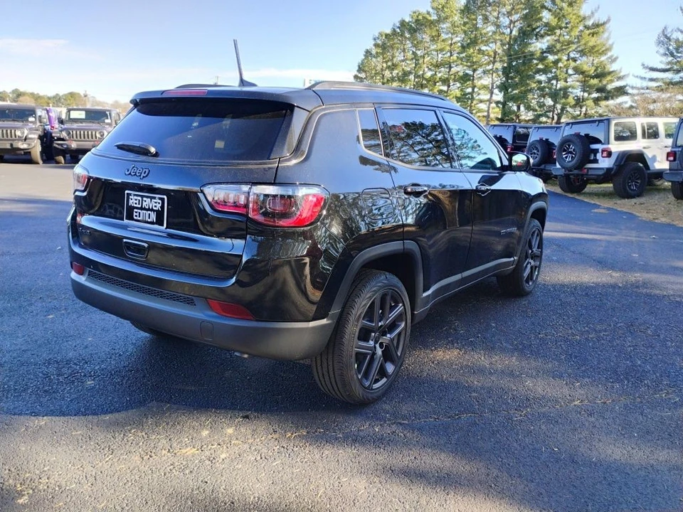 2026 Jeep Compass - Image 5 of 12