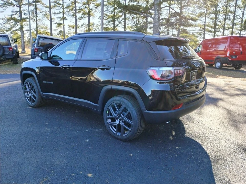 2026 Jeep Compass - Image 7 of 12