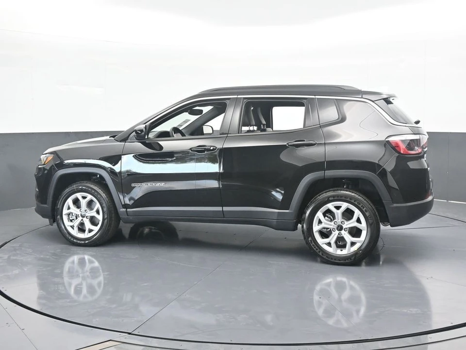 2026 Jeep Compass - Image 3 of 12