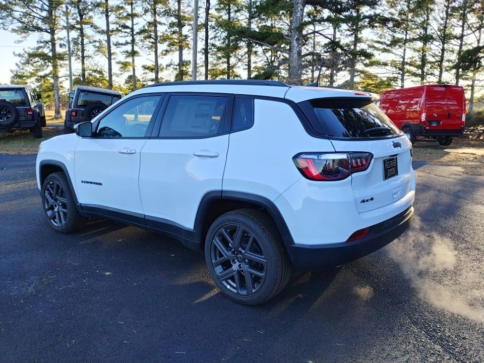 2026 Jeep Compass - Image 7 of 12