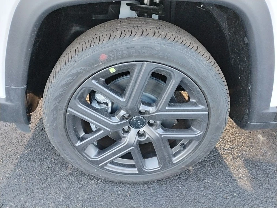 2026 Jeep Compass - Image 9 of 12