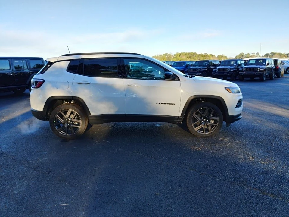 2026 Jeep Compass - Image 4 of 12