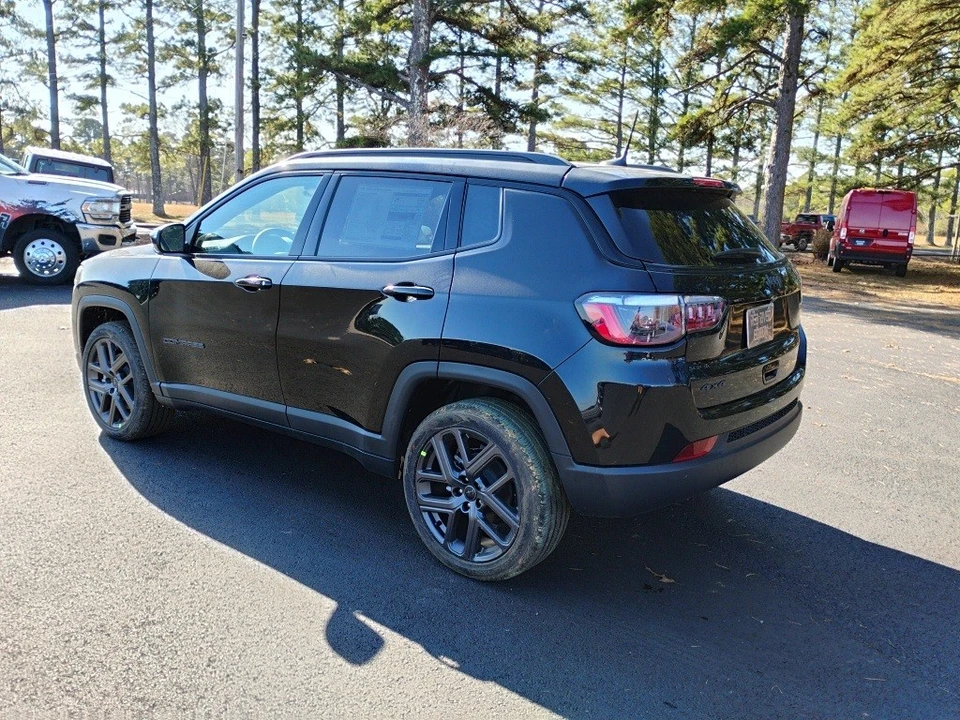 2026 Jeep Compass - Image 7 of 12