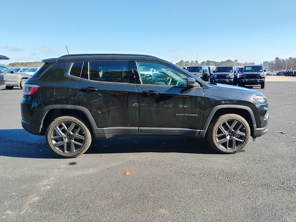 2026 Jeep Compass - Image 4 of 12