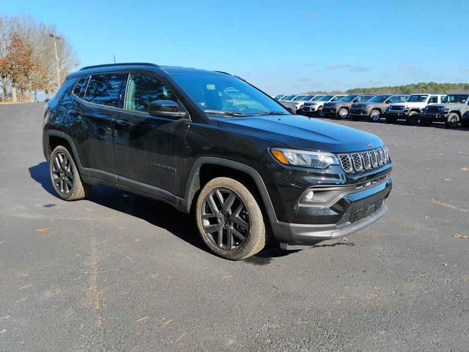 2026 Jeep Compass - Image 3 of 12