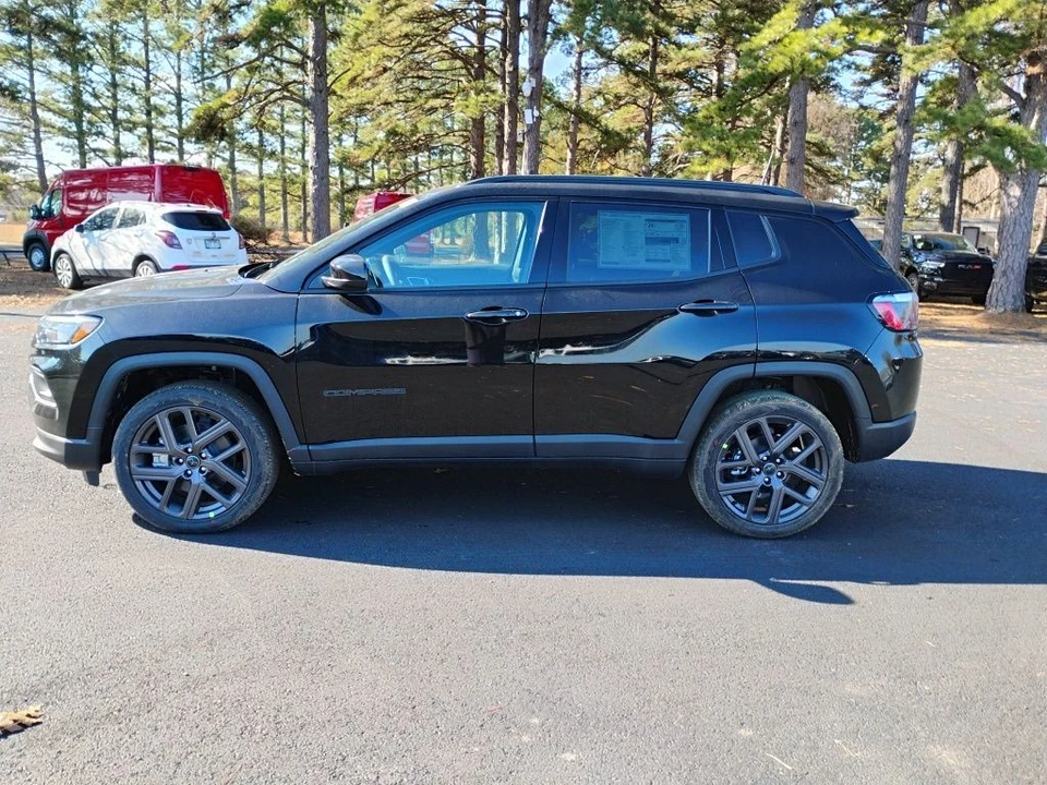 2026 Jeep Compass - Image 8 of 12