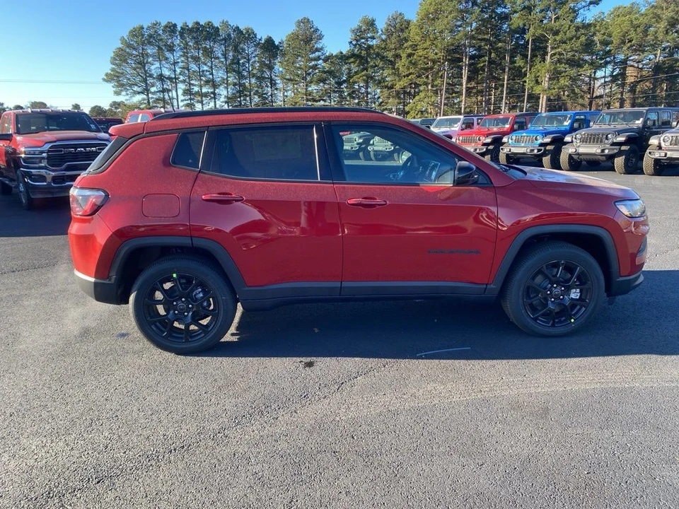 2026 Jeep Compass - Image 4 of 12