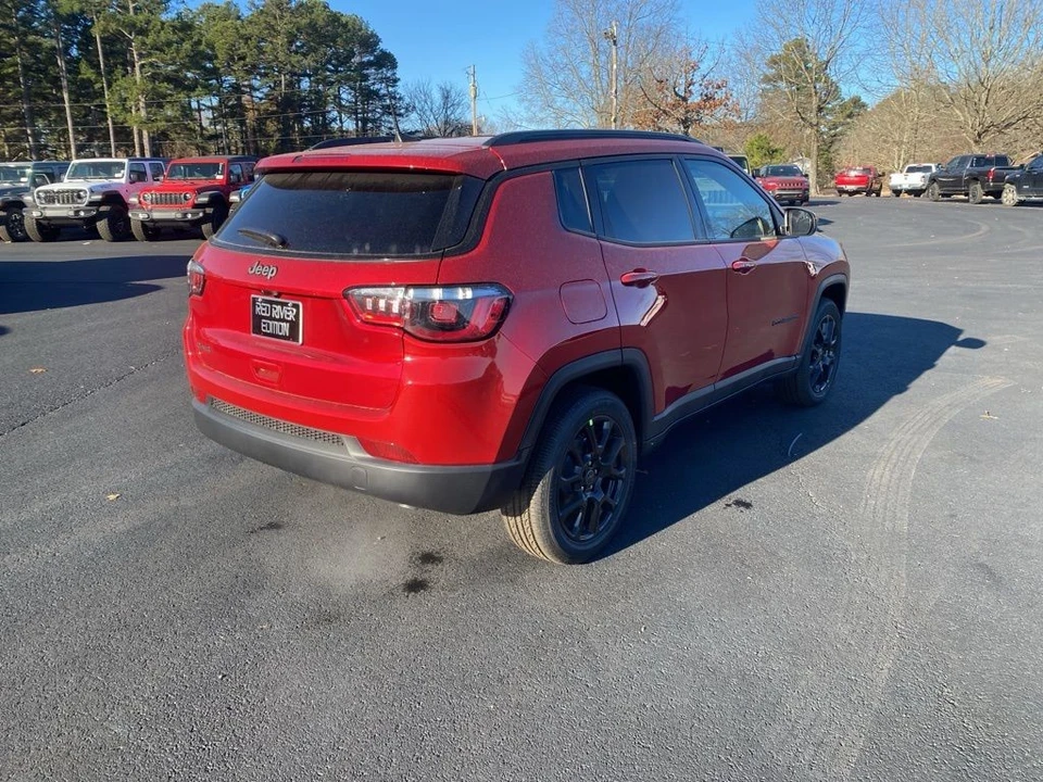 2026 Jeep Compass - Image 5 of 12