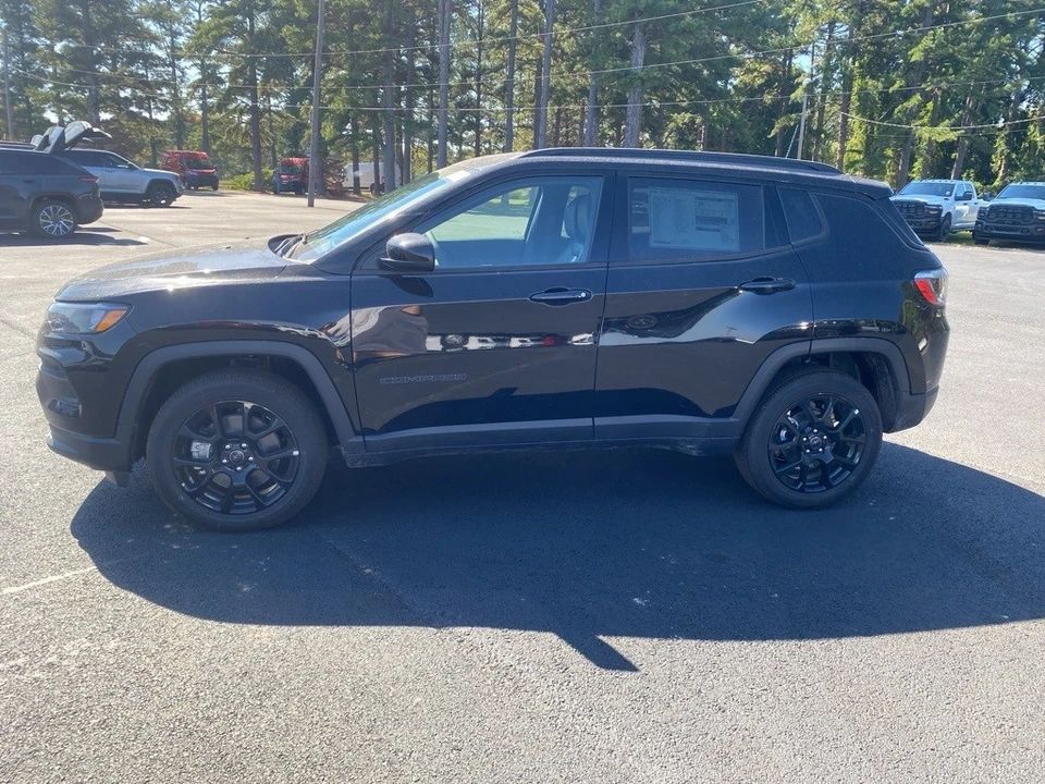 2026 Jeep Compass - Image 8 of 12