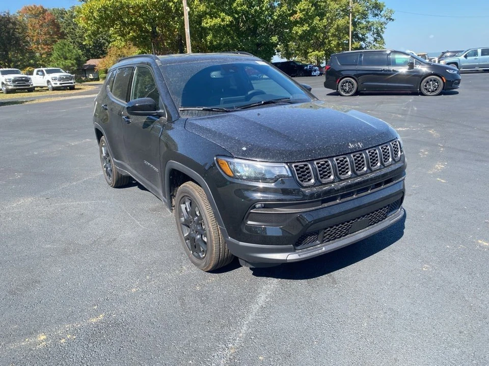 2026 Jeep Compass - Image 3 of 12